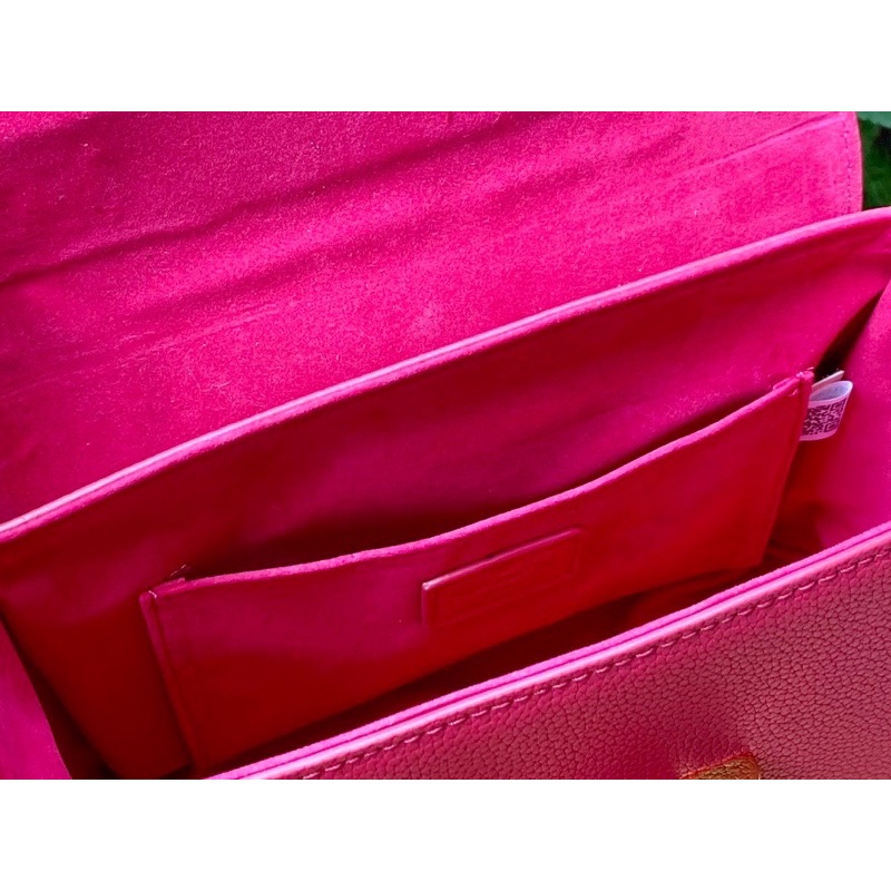 Túi đeo chéo twist handle lv