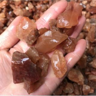 Đá Thạch Anh Tự Nhiên Màu Đỏ