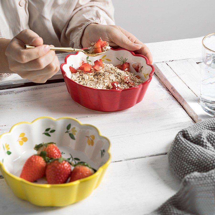 Bát sứ, tô sứ tròn viền sóng họa tiết hoa quả dâu tây - phong cách Nhật Bản