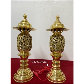 Đôi Đèn điện thờ bằng đồng vàng cao40cm và 45cm,đèn thờ điện bằng đồng vàng nguyên chất