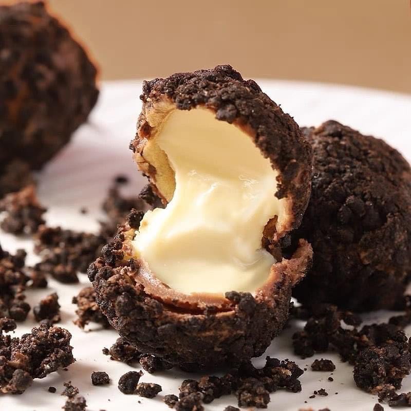 1 Viên socola nhân chảy hót tiktok- đồ ăn vặt