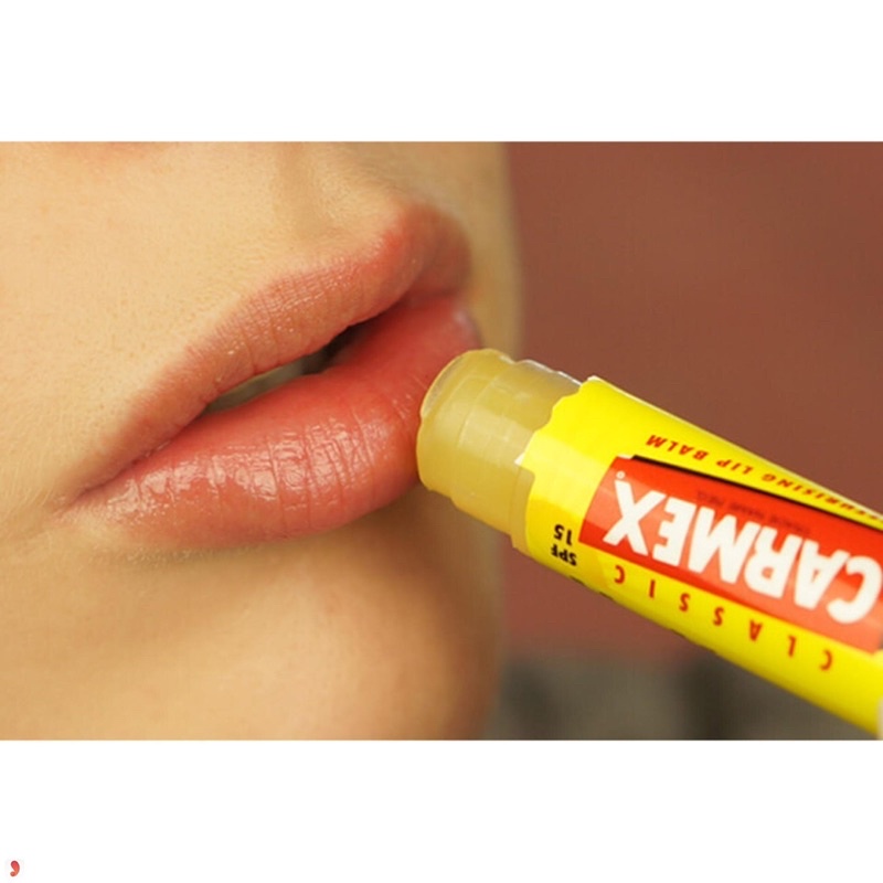 Son dưỡng môi Carmex Moisturizing Lip Balm SPF15 - hàng đủ bill