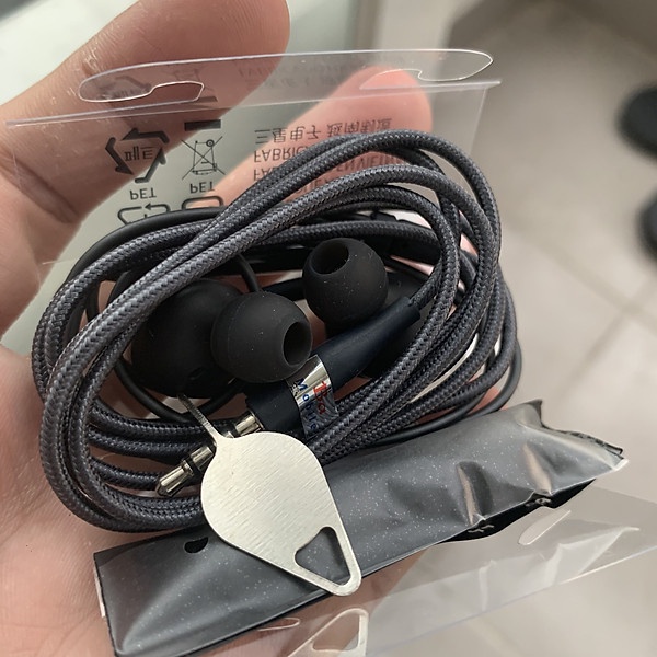 Tai nghe AKG s9/s9plus phiên bản giới hạn ,màu vang đỏ cực đẹp