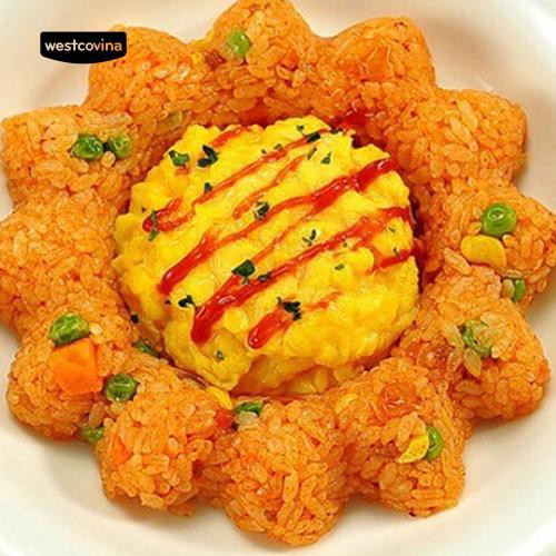 Khuôn làm cơm nắm hình cá heo