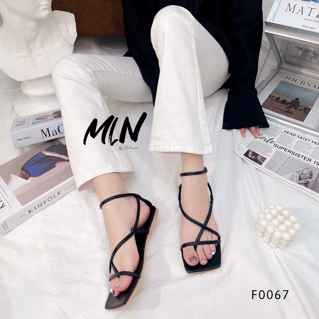 SANDAL NỮ DÂY NGANG MÃNH XỎ NGÓN VÒNG CỔ KHOÁ GÀI F0067