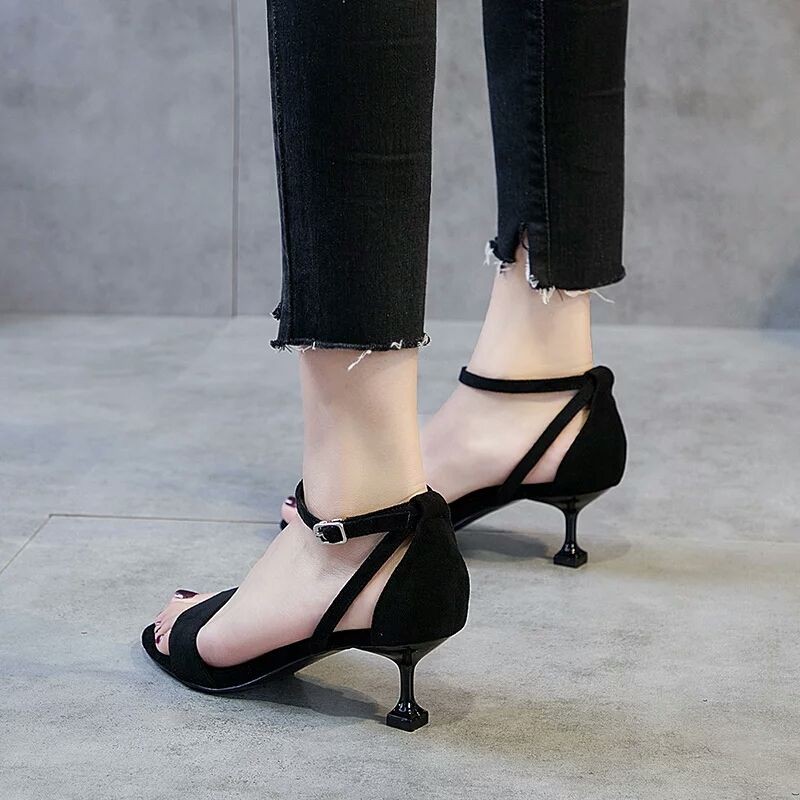 Dép xăng đanName the birds sandals female in new summer 2020 word buckle with fashion is fine 5 cm joker cat women s shoes