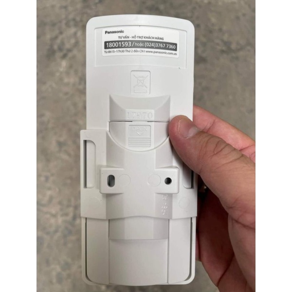 Remote máy lạnh Panasonic - Điều khiển điều hòa Panasonic mới chính hãng tặng đế treo tường