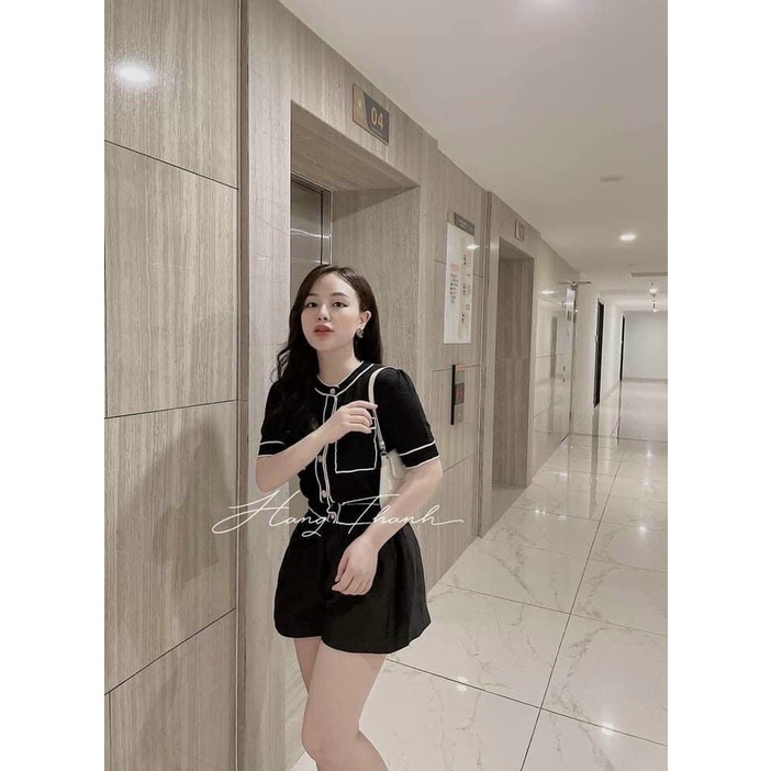 Áo len cổ tròn viền cúc đồng