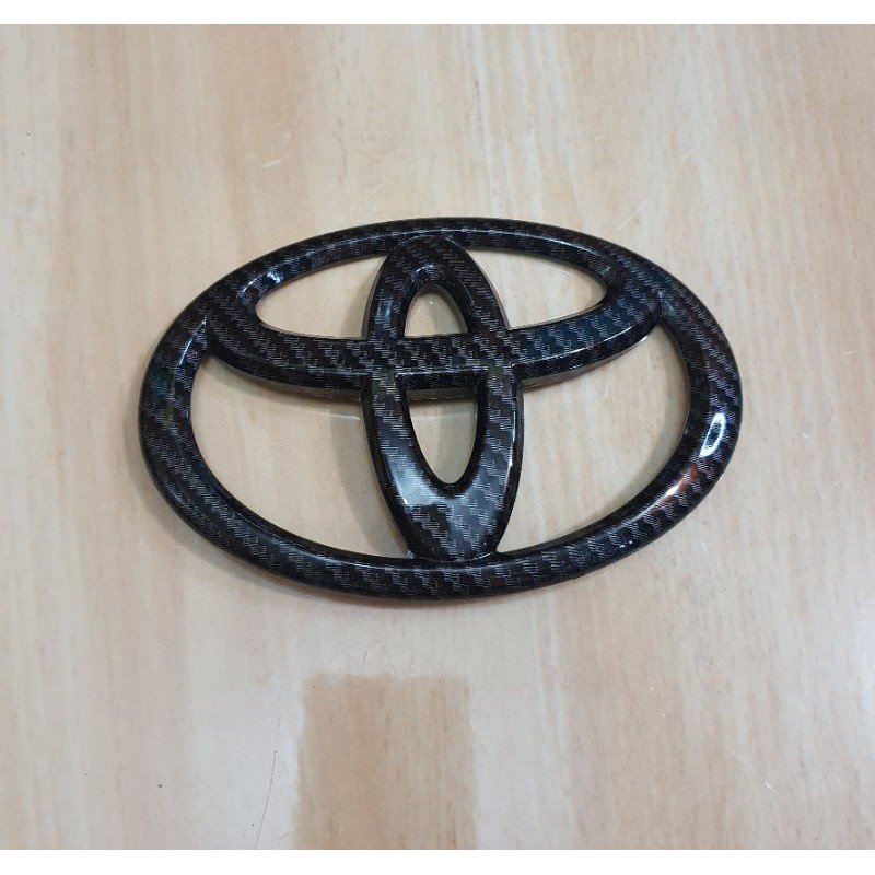 Miếng Dán Logo Bằng Sợi Carbon Trang Trí Xe Hơi Toyota Innova Reborn Fortuner Vrz 2016-2021