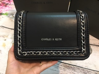 Túi CNK viền xích