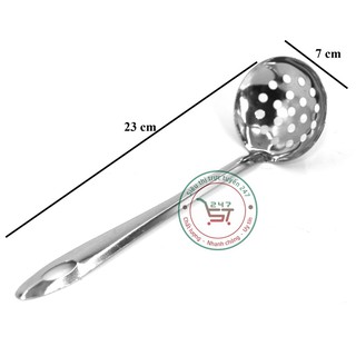 Vá lỗ nấu ăn số 7 bằng inox múc canh lấy cái tiện dụng