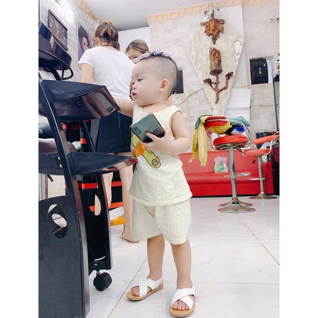 Dép cho bé trai bé gái, Dép sandal cho bé quai chéo thoáng chân chất da PU siêu mềm MG baby đế cao su mềm 002
