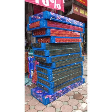 Vỏ đệm  gấm re mỏng bọc đệm gấp 3 tấm .Thời gian sử dụng lâu mọi người len thay áo cho sạch sẽ