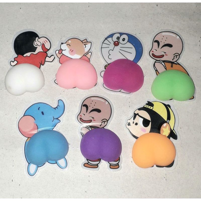 Một cái đồ chơi mô hình Mong Xinh bóp xả stress có nhiều màu sắc rất xinh