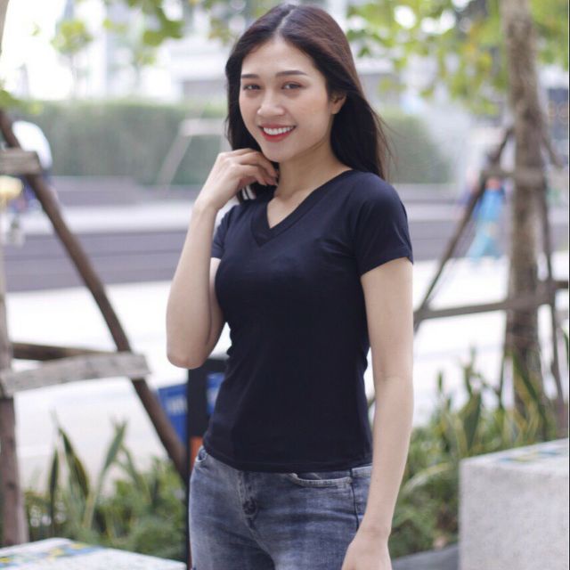 Áo thun trơn cổ tim