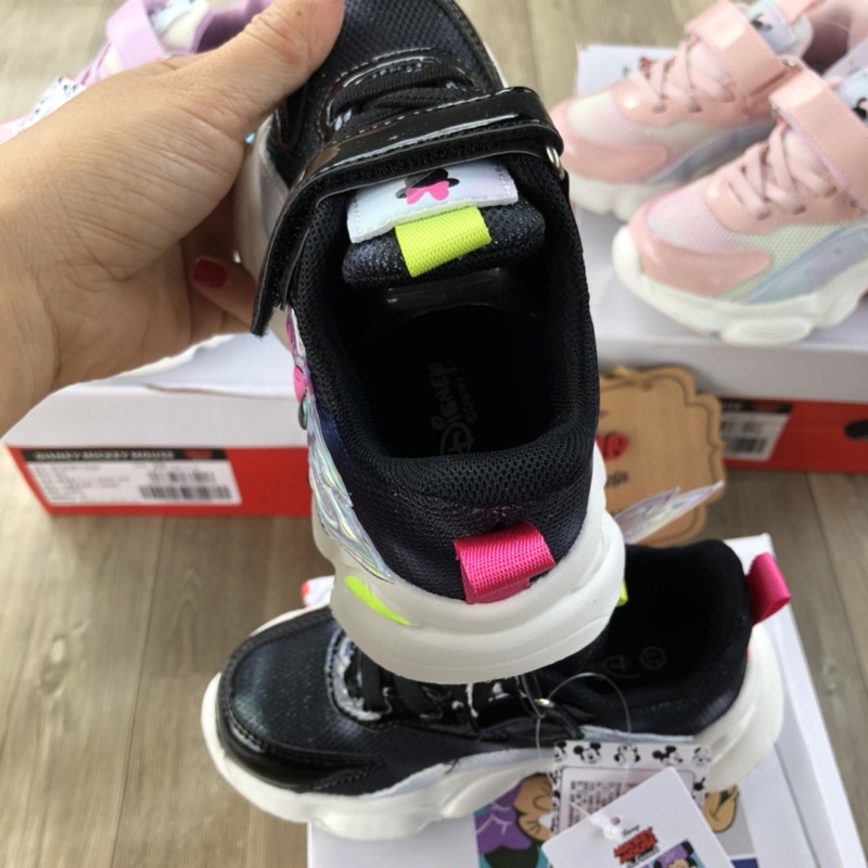 Giày thể thao bé gái Mickey Muose nhẹ mềm