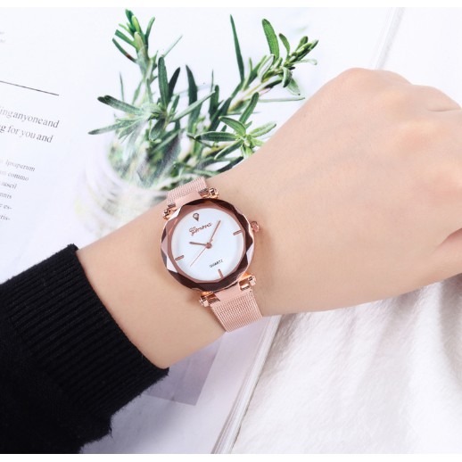 ĐỒNG HỒ NỮ DÂY LƯỚI GENEVA MẶT 3D D308 KHÓA CÀI SANG CHẢNH | BigBuy360 - bigbuy360.vn