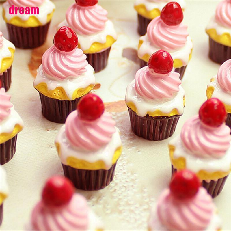 Bộ 3 Mô Hình Bánh Dâu Tây Mini Dùng Để Trang Trí