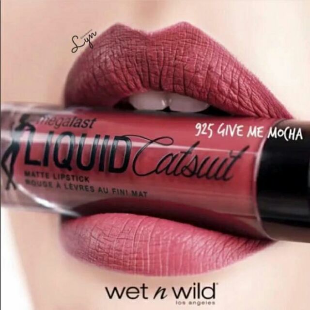 Son kem lì Wet n Wild Give me mocha | BigBuy360 - bigbuy360.vn