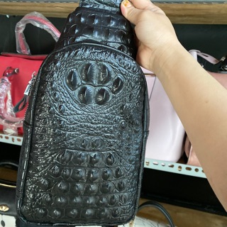 Túi dập vân cá sấu