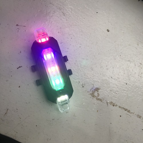 ĐÈN NHÁY NHIỀU MÀU CHO DIỀU - KÈM DÂY SẠC - THÁNH CỐC