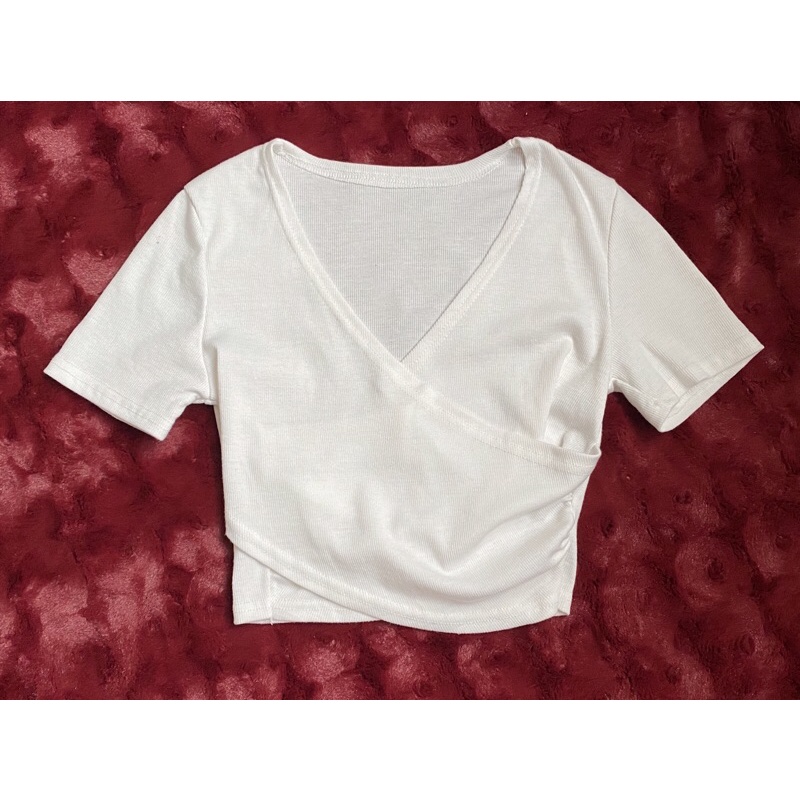 Thanh lý áo thun croptop size M.