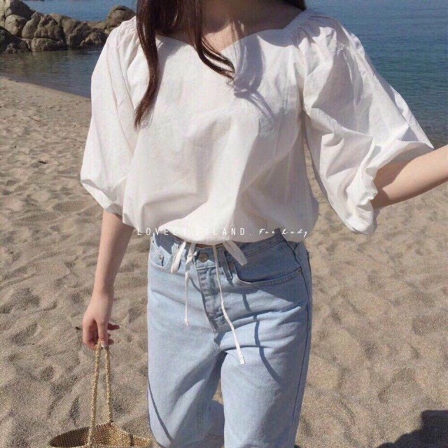 Sơ mi đũi có dây buộc dưới gấu tay bồng chun trên vai mặc xinh lắm luôn nhé. Chị e ưng ko nào cũng toàn màu đẹp nha ce..