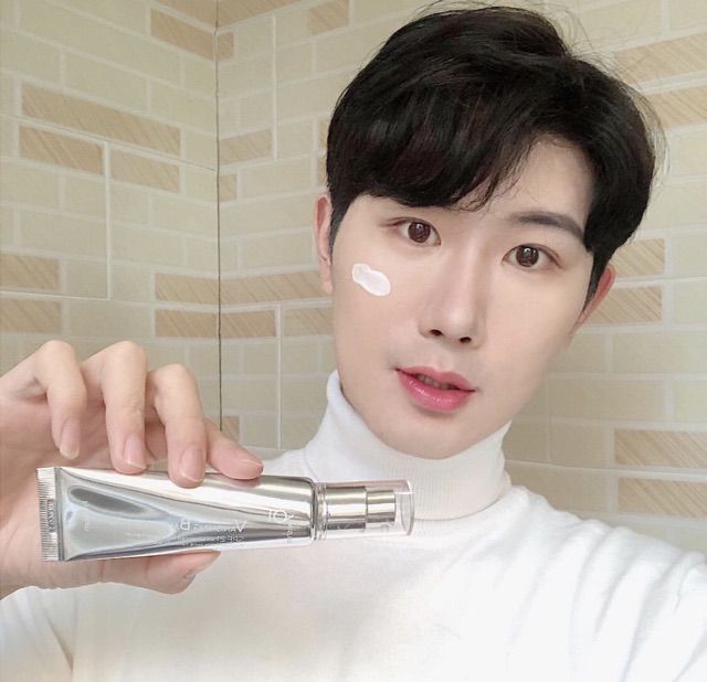 KEM DƯỠNG DA NÂNG TONE CHỐNG NẮNG 9 WISHES VANISHING BALM PREMIUM SPF 21++