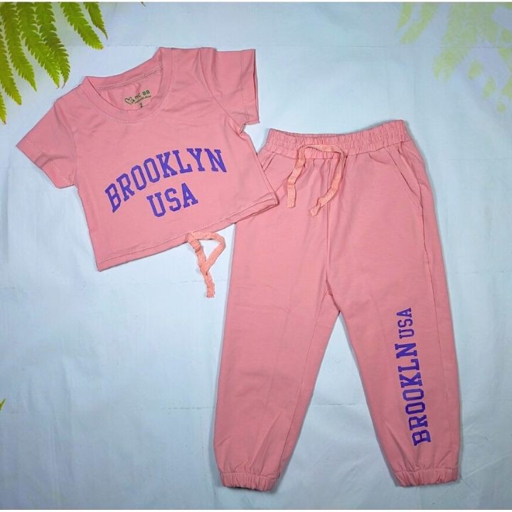 Set áo croptop quần jogger hình sóc- Barbie từ 10-40kg. Form thể thao croptop -Thun cotton -Tomchuakids.