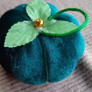 Đệm ghim kim hình trái bí đỏ | Sỉ &amp; Lẻ | Tiệm may Bí Ngô