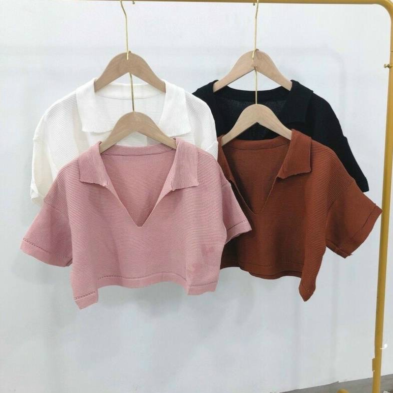 Áo thun gân cổ bẻ V form rộng tay lỡ croptop MC