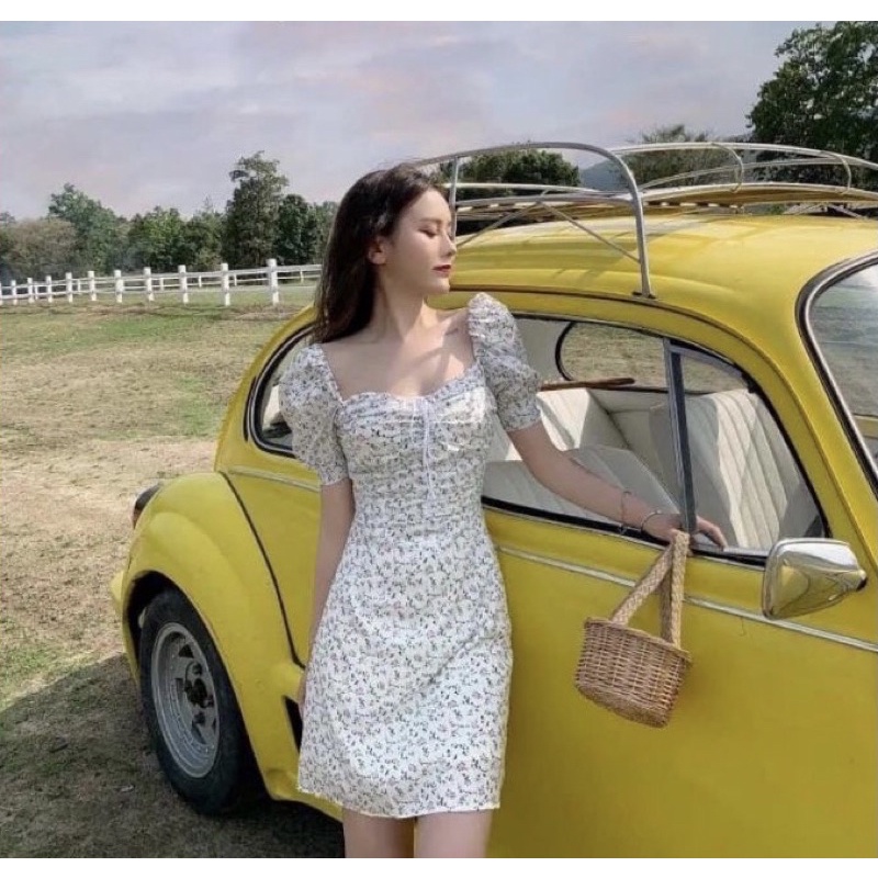 Váy trắng hoa nhí tay bồng điệu đà | BigBuy360 - bigbuy360.vn