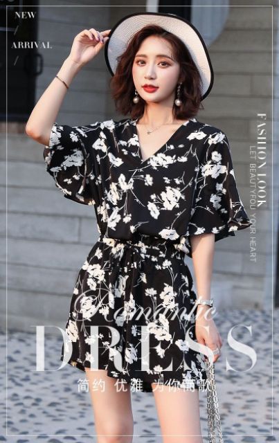 Hàng nhập - Jumpsuit ngắn ống rộng hoa trắng, bộ jum đùi