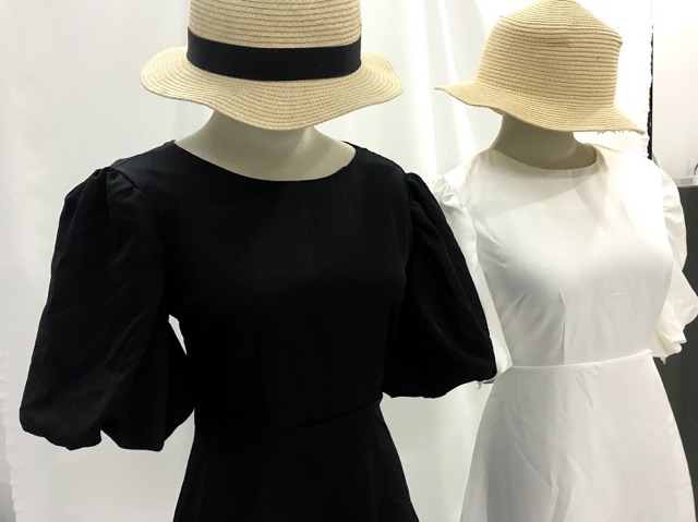 Váy tay phồng đơn giản