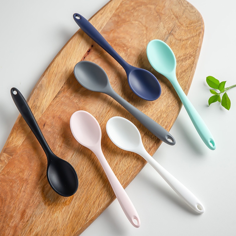Muỗng silicone cán dài màu trơn dành cho bé