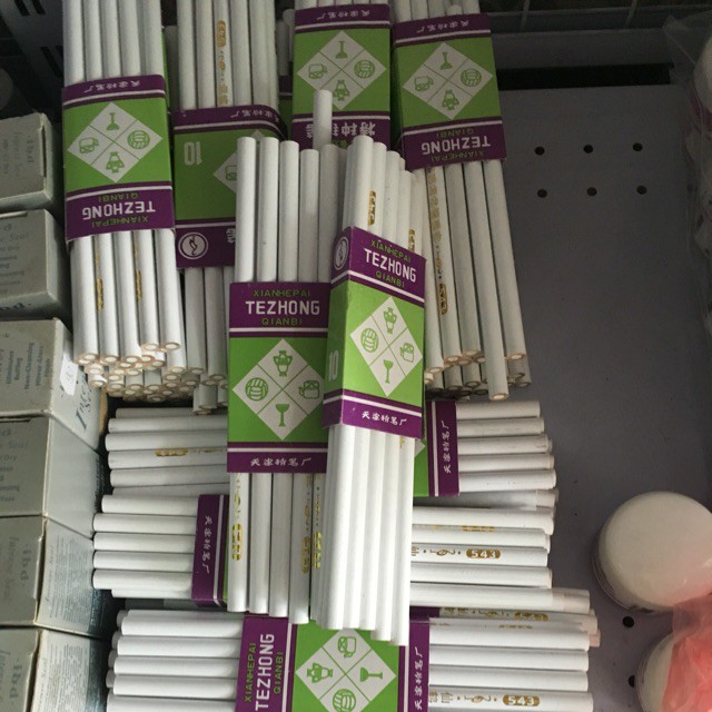 Bút hút đá đính răng trắng