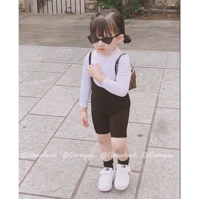 Set yếm kèm áo dài tay siêu xinh cho bé