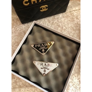 Kẹp tóc prada thương hiệu sang chảnh