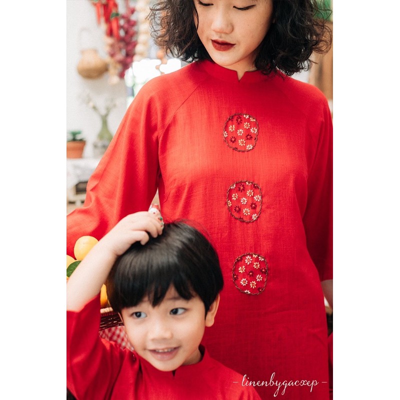 Áo dài linen thêu tay Ý