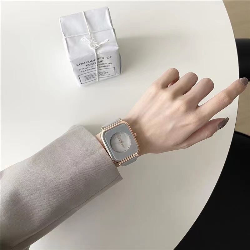 Đồng Hồ Đeo Tay Kỹ Thuật Số Mặt Vuông Phong Cách Hàn Quốc 6 Màu Sắc Cho Nữ