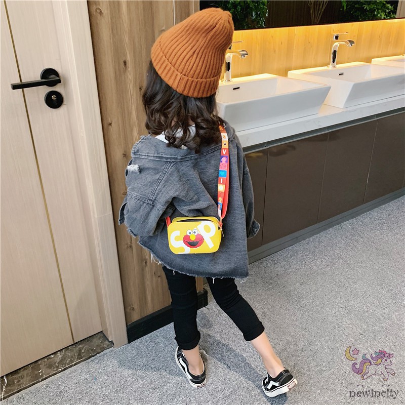 Túi Đeo Chéo In Hình Hoạt Hình Dễ Thương Cho Bé