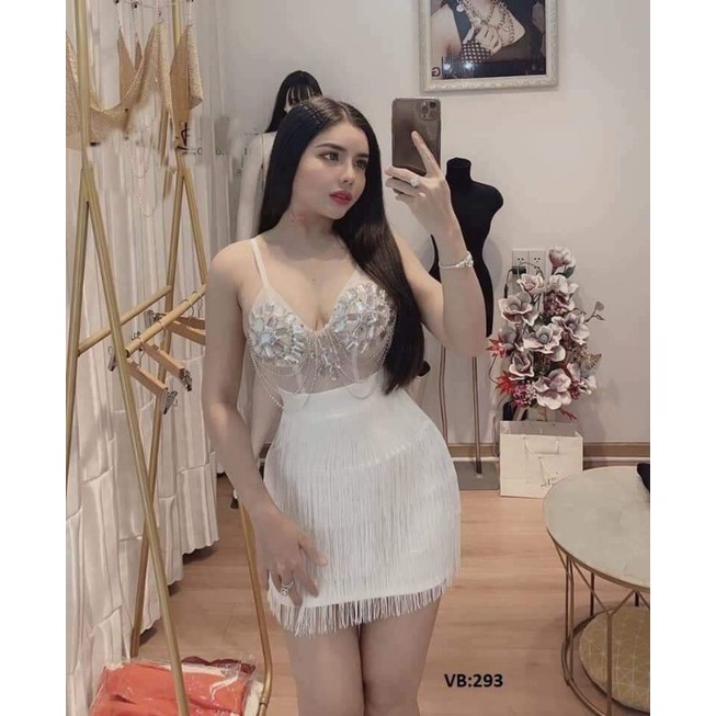 Đầm tua rua đính hạt