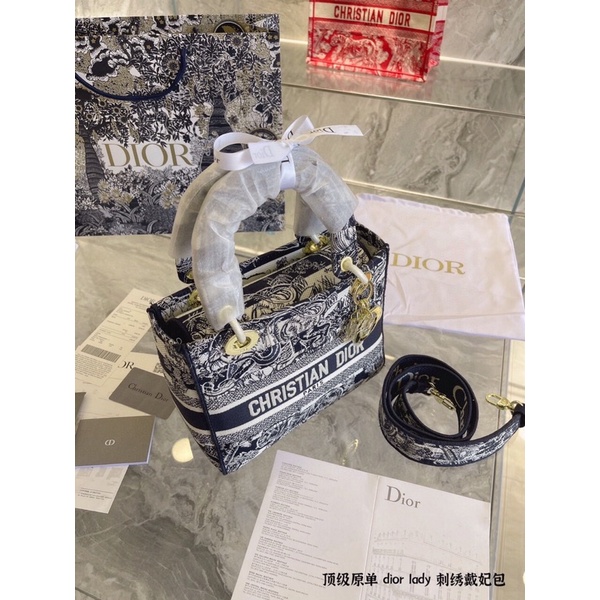 Túi xách Diỏr d lite sz 24 hàng super vip thêu toàn bộ