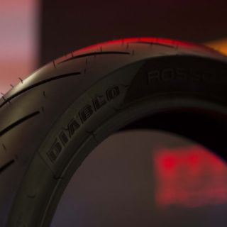 Lốp Pirelli rosso sport vành 17
