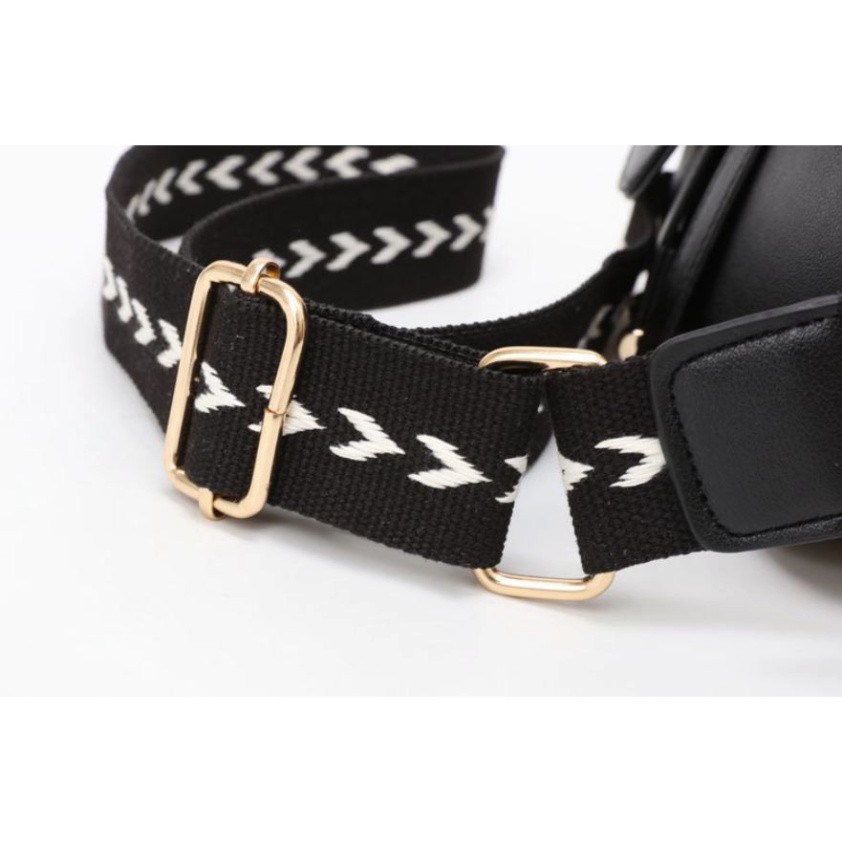 Túi xách nữ, túi đeo chéo hình yên ngựa thời trang cá tính dây đeo bản to DC10  - Chjp Xjnh Boutique | BigBuy360 - bigbuy360.vn