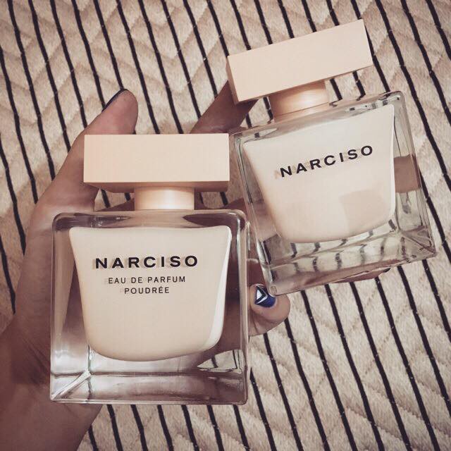 Nước hoa nữ Narciso Poudree EDP chai 10ml dạng xịt (nar hồng lùn)