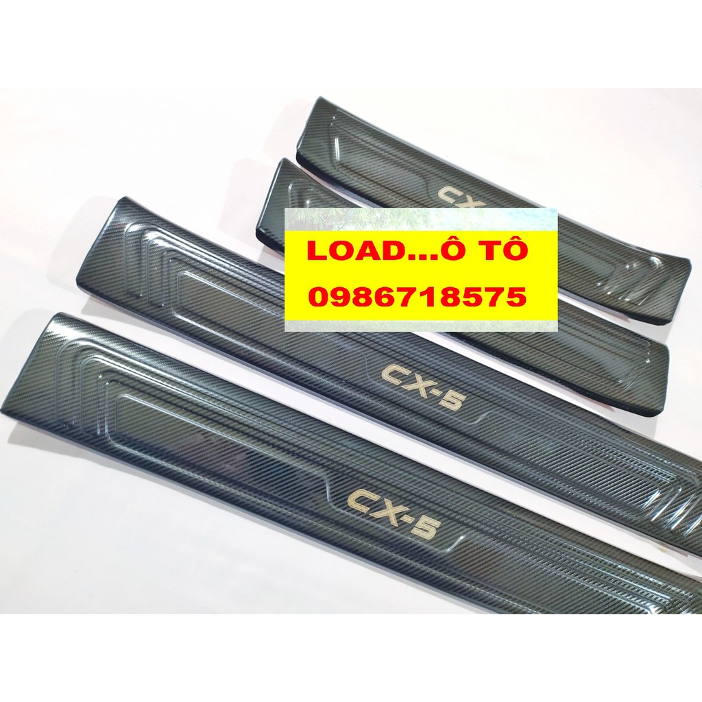 Ốp Bậc Cửa, Nẹp Bước Chân Trong Xe Mazda CX5 2023-2018 Mẫu Vân Carbon Cao Cấp