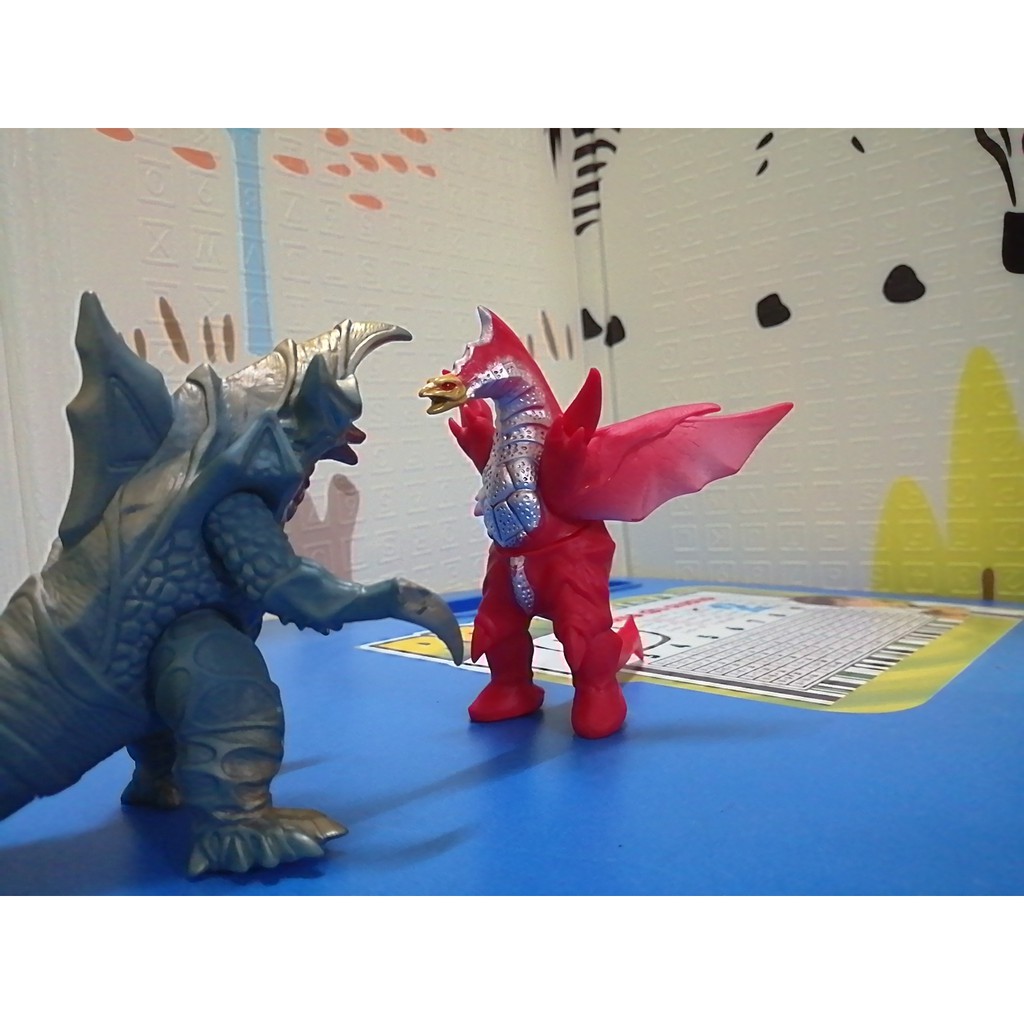 Mô hình Quái vật Melba 13cm Kaiju Ultraman Series Siêu nhân điện quang