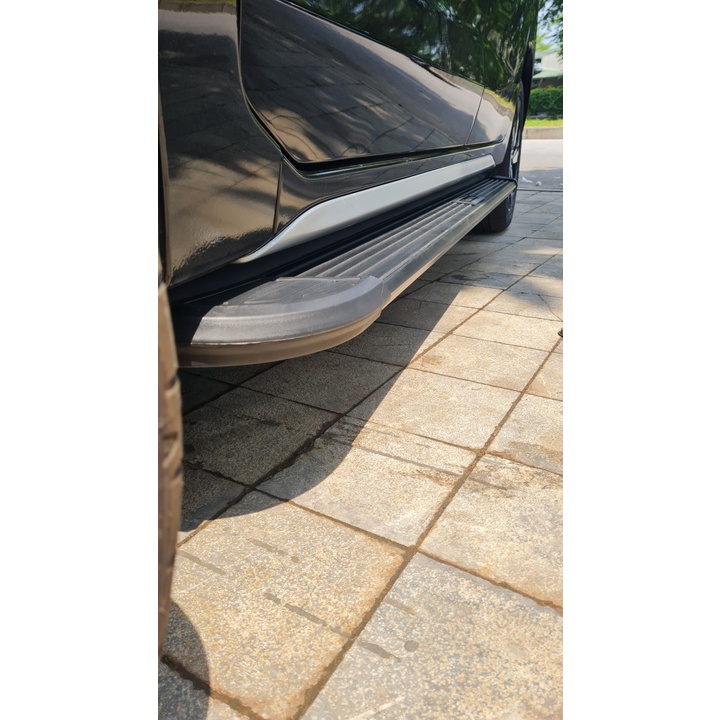 Bậc lên xuống, bệ bước chân xe Mitsubishi Xpander và Xpander Cross