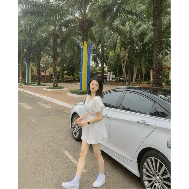 ĐẦM TRẮNG CÓ QUẦN ĐẮP CHÉO CỘT NƠ LƯNG